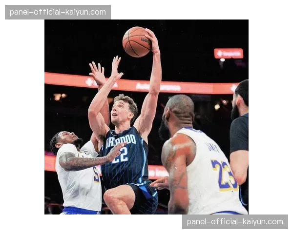 从垫底到竞争者：魔术队重建之路通讯，班切罗与瓦格纳的核心作用